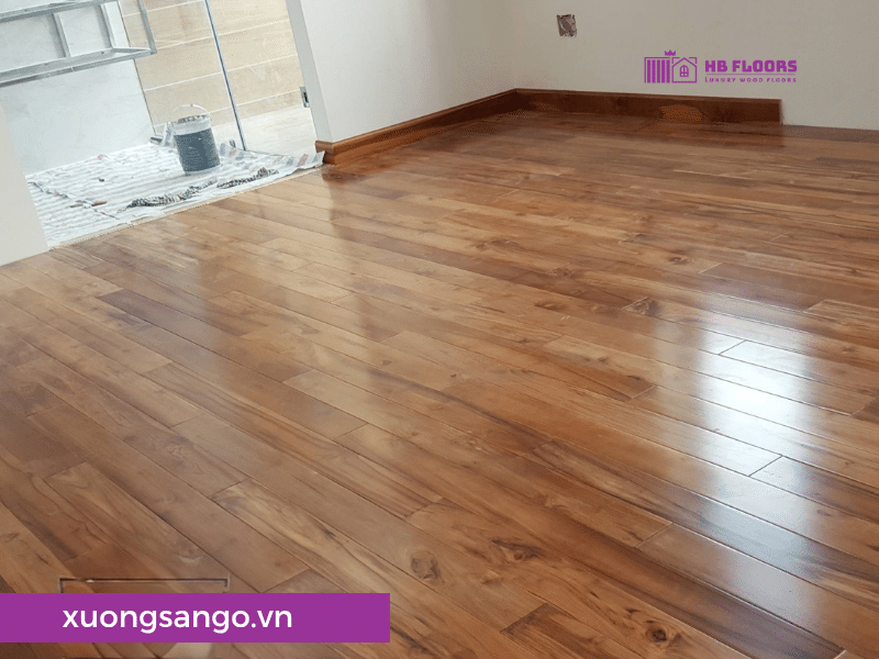 Van san Teak da dang ve mau sac va van go