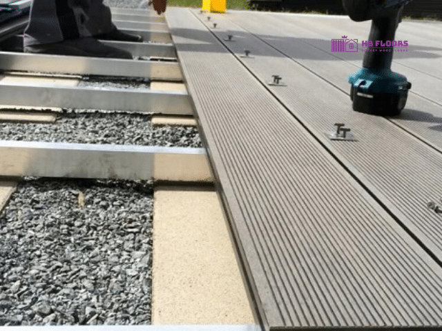 Lắp đặt sàn gỗ ngoài trời hệ khung xương