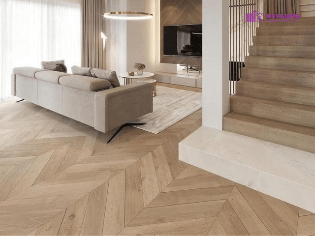 Kiểu lát xương cá Chevron giúp không gian trở nên rộng rãi