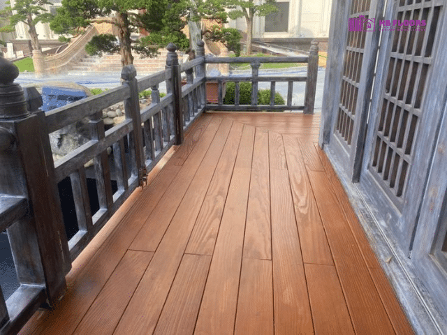Sàn Gỗ Biến Tính Cho Không Gian Ngoài Trời: Giải Pháp Bền Vững Cho Mọi Thời Tiết 6 Sàn gỗ biến tính cho ban công