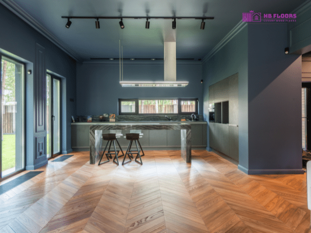 lát sàn kiểu Chevron giúp không gian trở nên sinh động và nghệ thuật