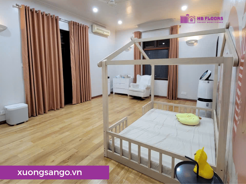 Báo Giá Thi Công Trọn Gói Sàn Gỗ Tự Nhiên Bền, Đẹp Tại Thủ Đức, TP.HCM 4 Sàn gỗ tự nhiên được lắp cho phòng vui chơi trẻ em