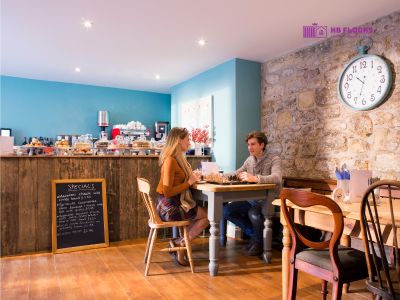 Sàn gỗ quán cafe tông màu cánh gián