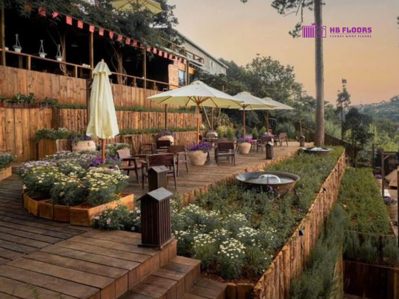 Sàn gỗ tự nhiên cho quán cafe ngoài trời đẹp 2025